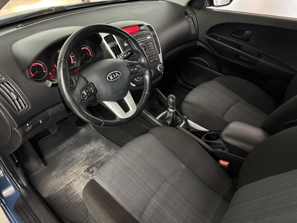 Kia Ceed 2010 Sininen