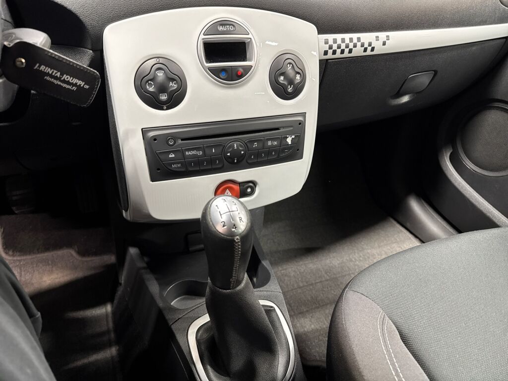 Renault Clio III 2010 Musta