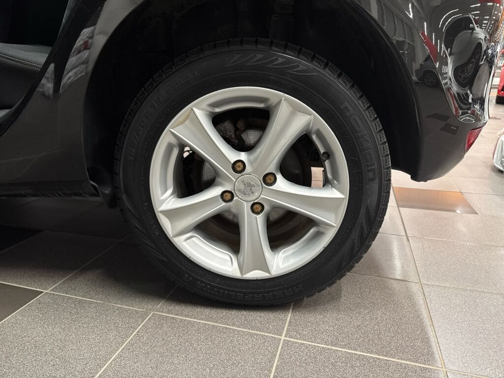 Renault Clio III 2010 Musta