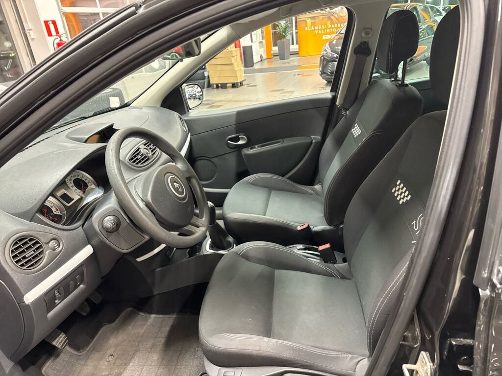 Renault Clio III 2010 Musta