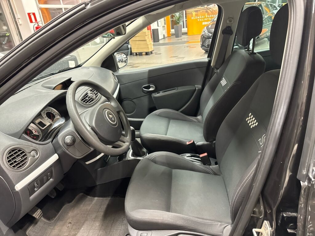 Renault Clio III 2010 Musta