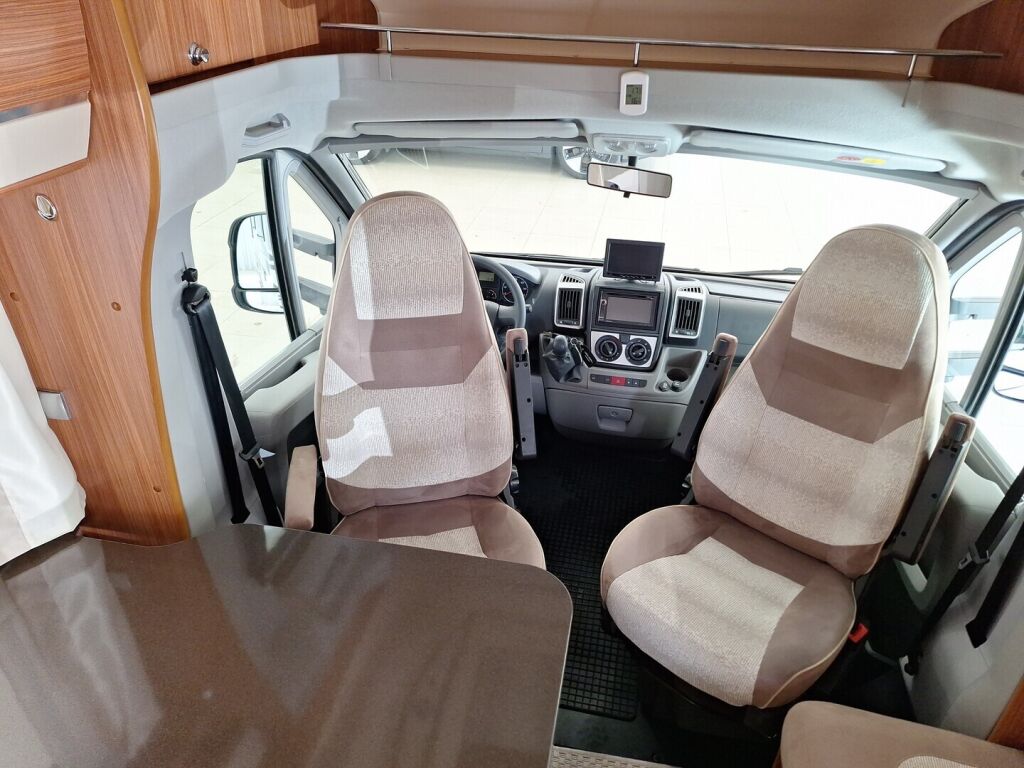 Adria Coral 2012 Harmaa