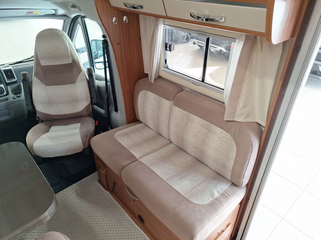 Adria Coral 2012 Harmaa