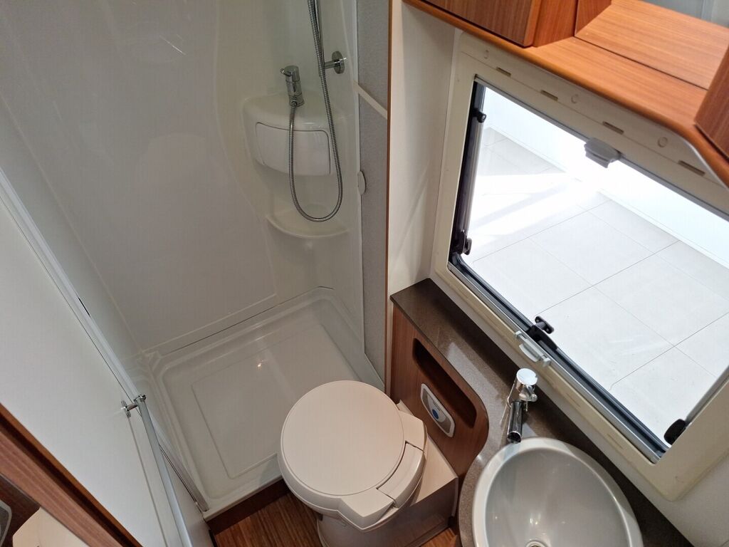 Adria Coral 2012 Harmaa