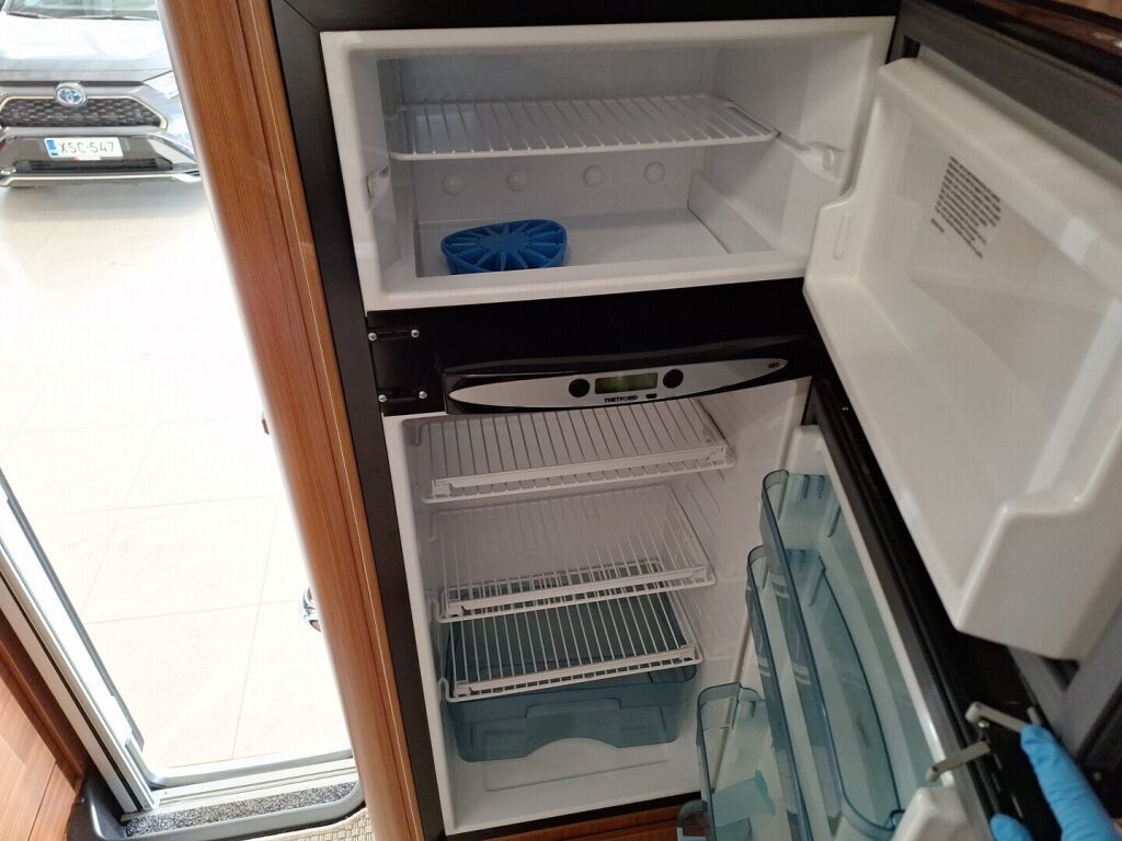 Adria Coral 2012 Harmaa