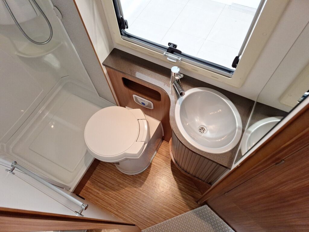 Adria Coral 2012 Harmaa