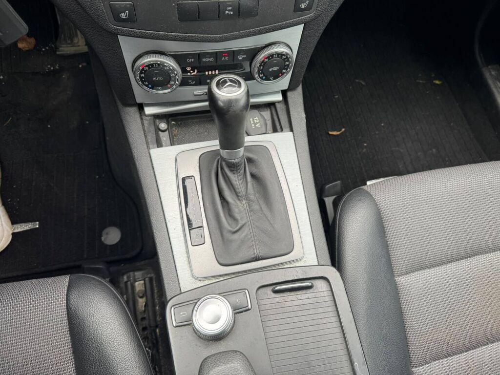 Mercedes-Benz C 2010 Harmaa