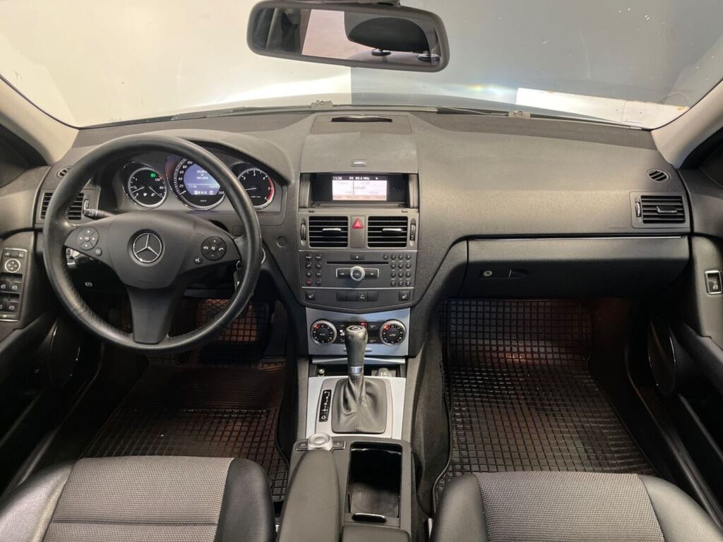 Mercedes-Benz C 2010 Harmaa