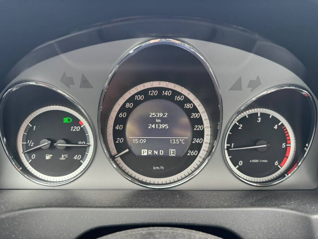 Mercedes-Benz C 2010 Harmaa