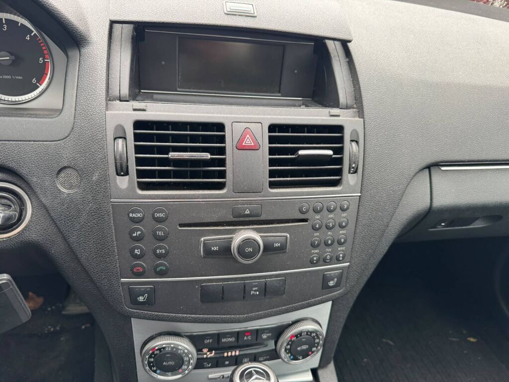 Mercedes-Benz C 2010 Harmaa