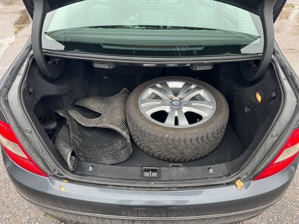 Mercedes-Benz C 2010 Harmaa