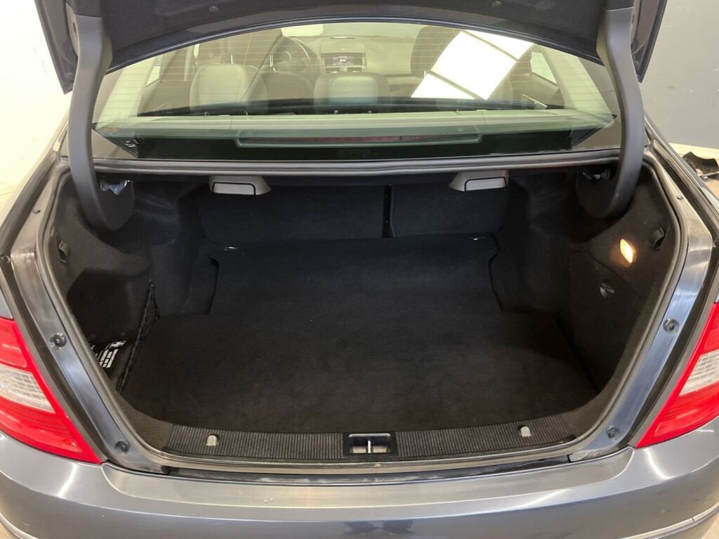 Mercedes-Benz C 2010 Harmaa