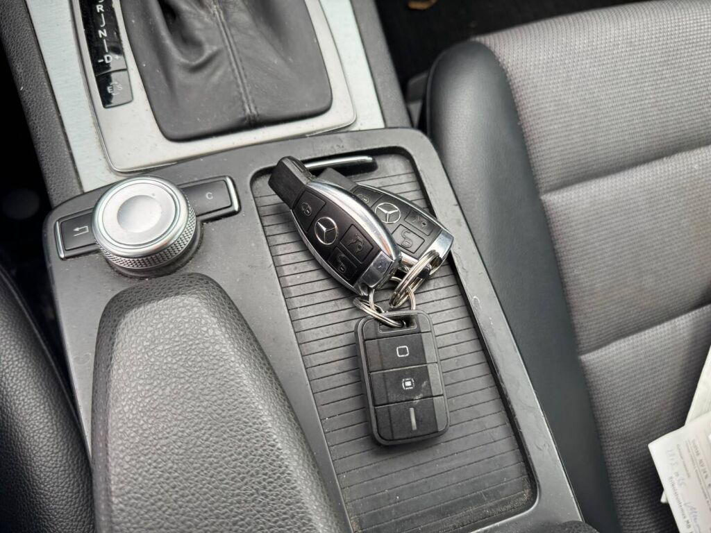 Mercedes-Benz C 2010 Harmaa