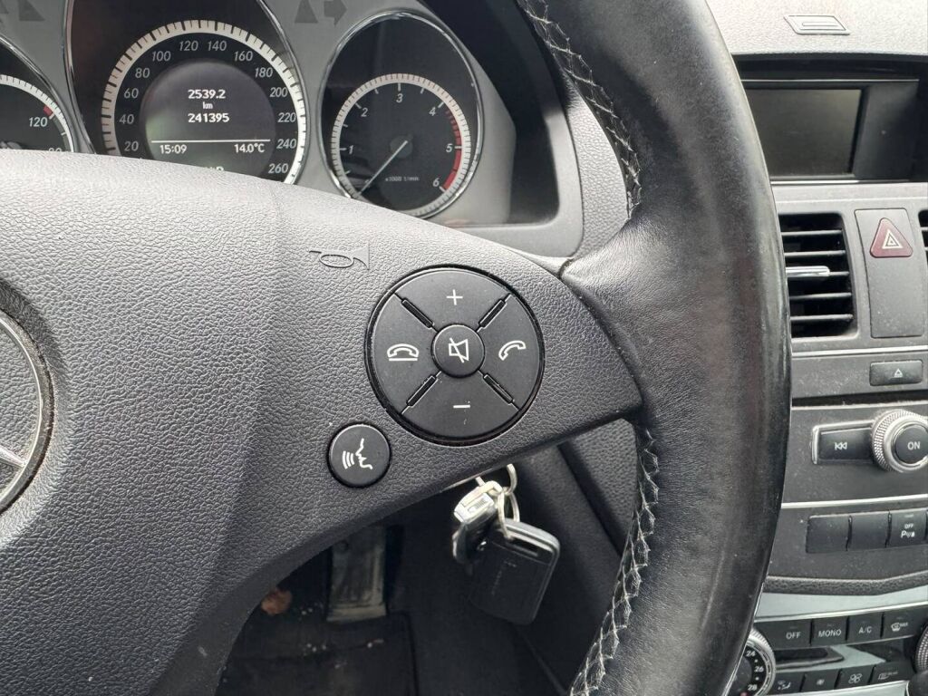 Mercedes-Benz C 2010 Harmaa
