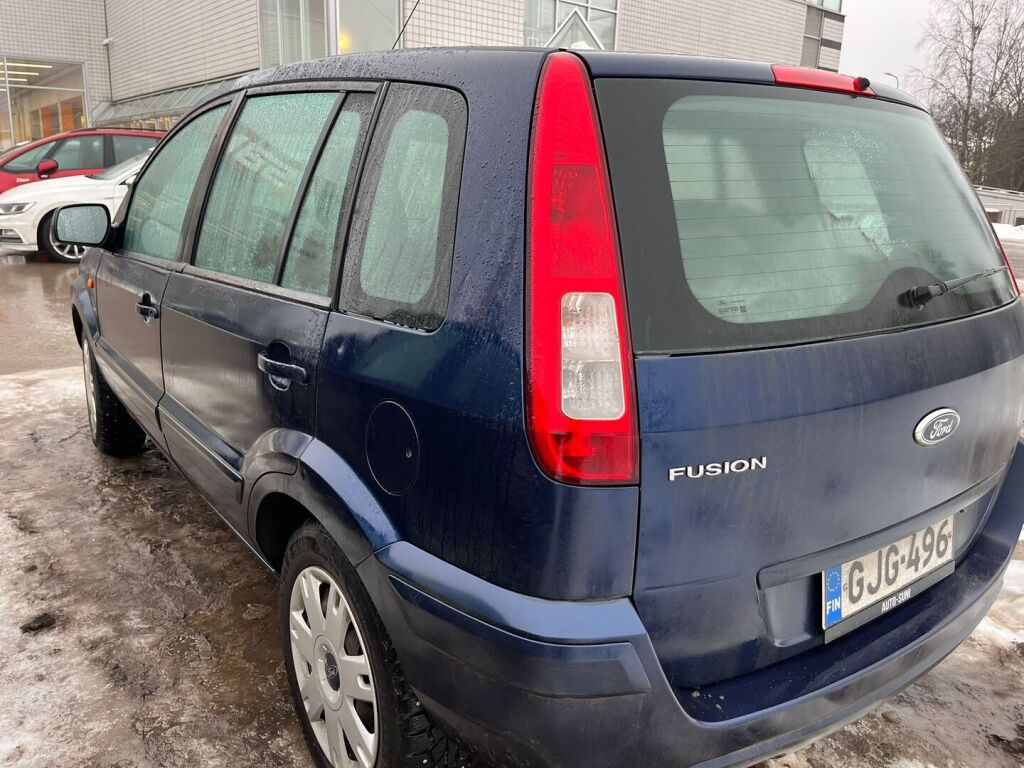 Ford Fusion 2010 Sininen