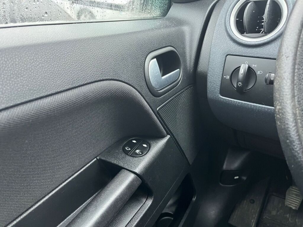 Ford Fusion 2010 Sininen