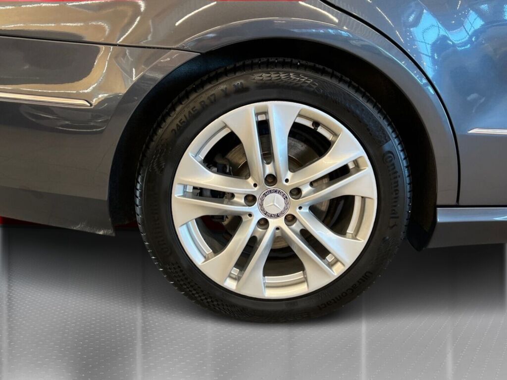 Mercedes-Benz E 2010 Harmaa
