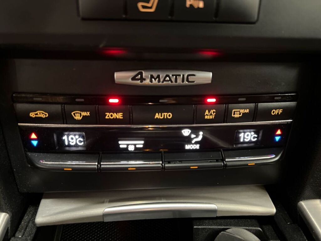 Mercedes-Benz E 2010 Harmaa