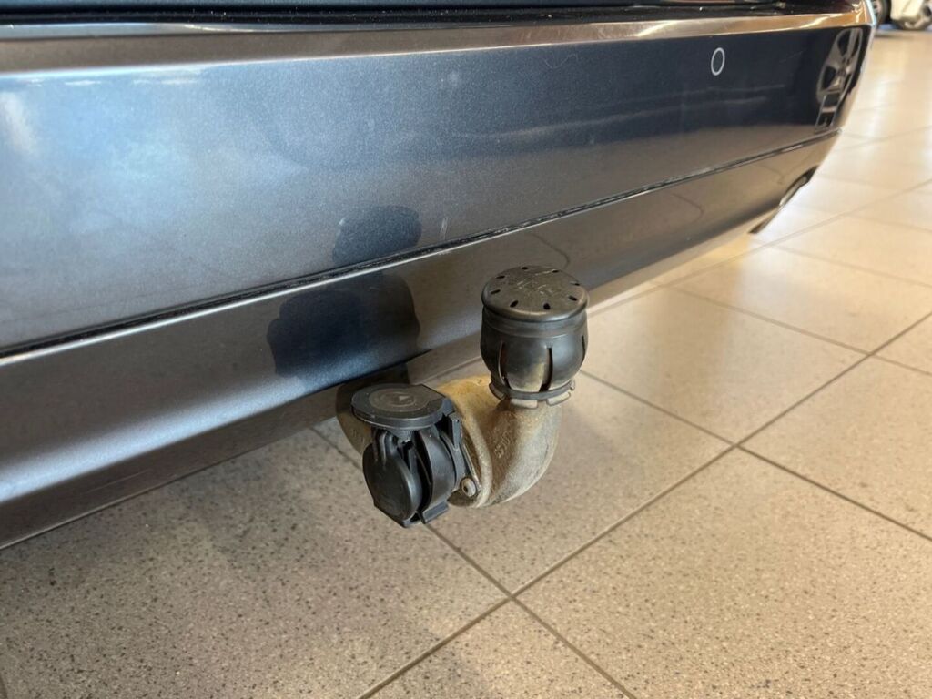 Mercedes-Benz E 2010 Harmaa