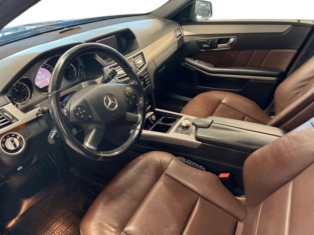 Mercedes-Benz E 2010 Harmaa