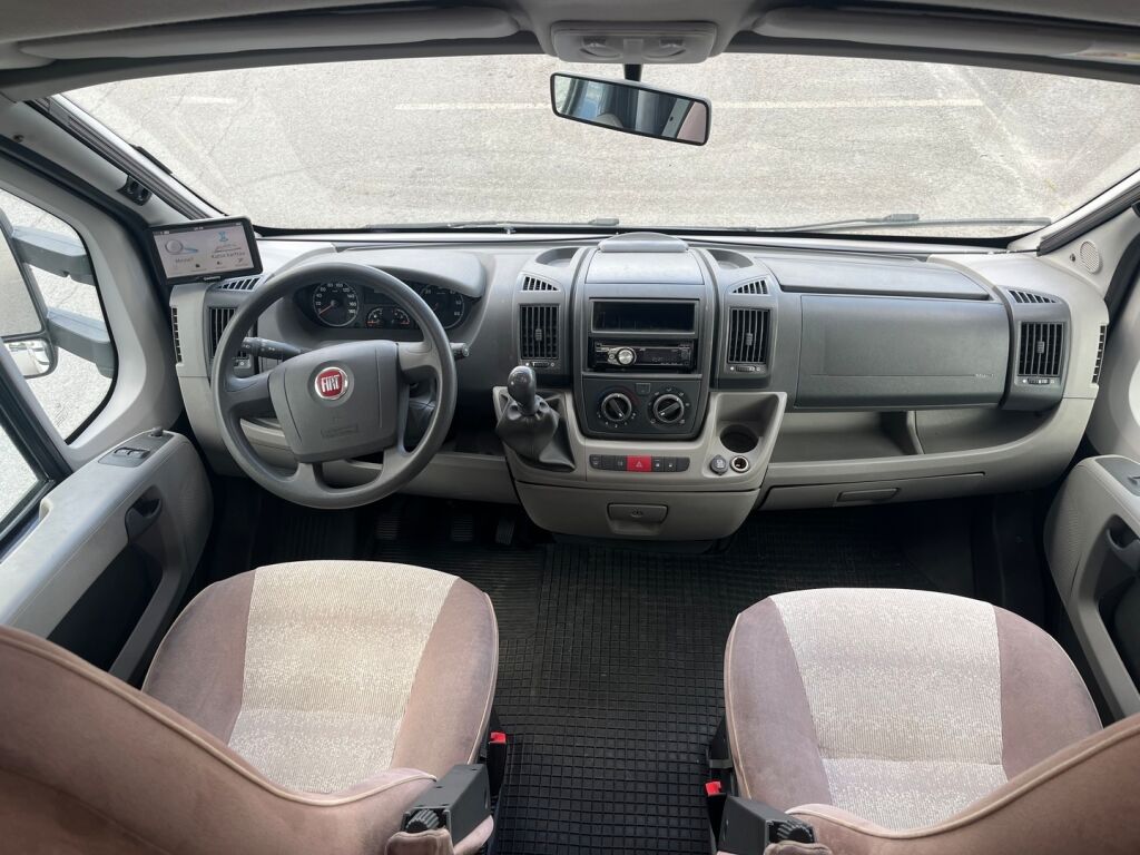 Adria MATRIX M 680 SP 2010 Valkoinen