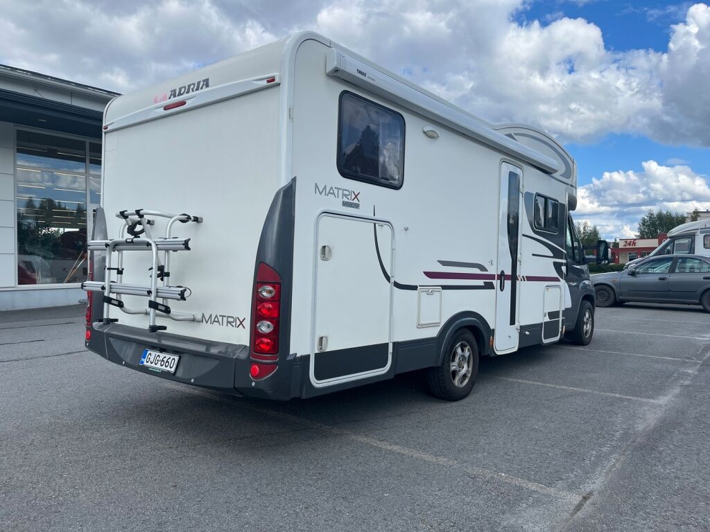 Adria MATRIX M 680 SP 2010 Valkoinen