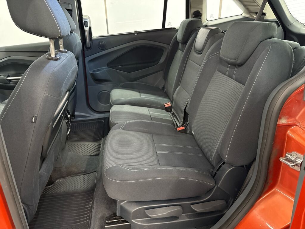 Ford Grand C-Max 2011 Punainen