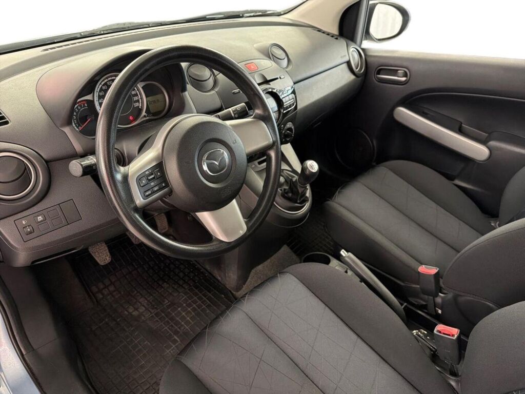 Mazda Mazda2 2011 Sininen