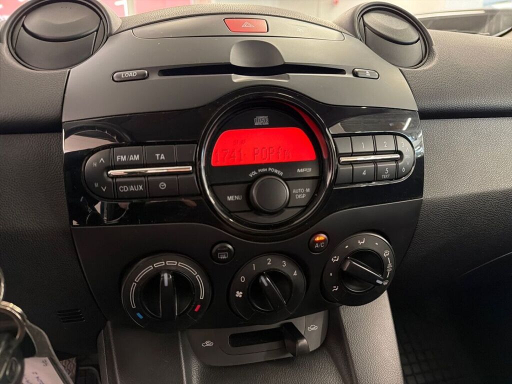 Mazda Mazda2 2011 Sininen