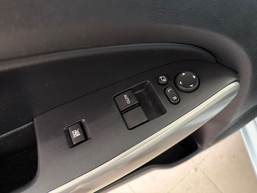 Mazda Mazda2 2011 Sininen