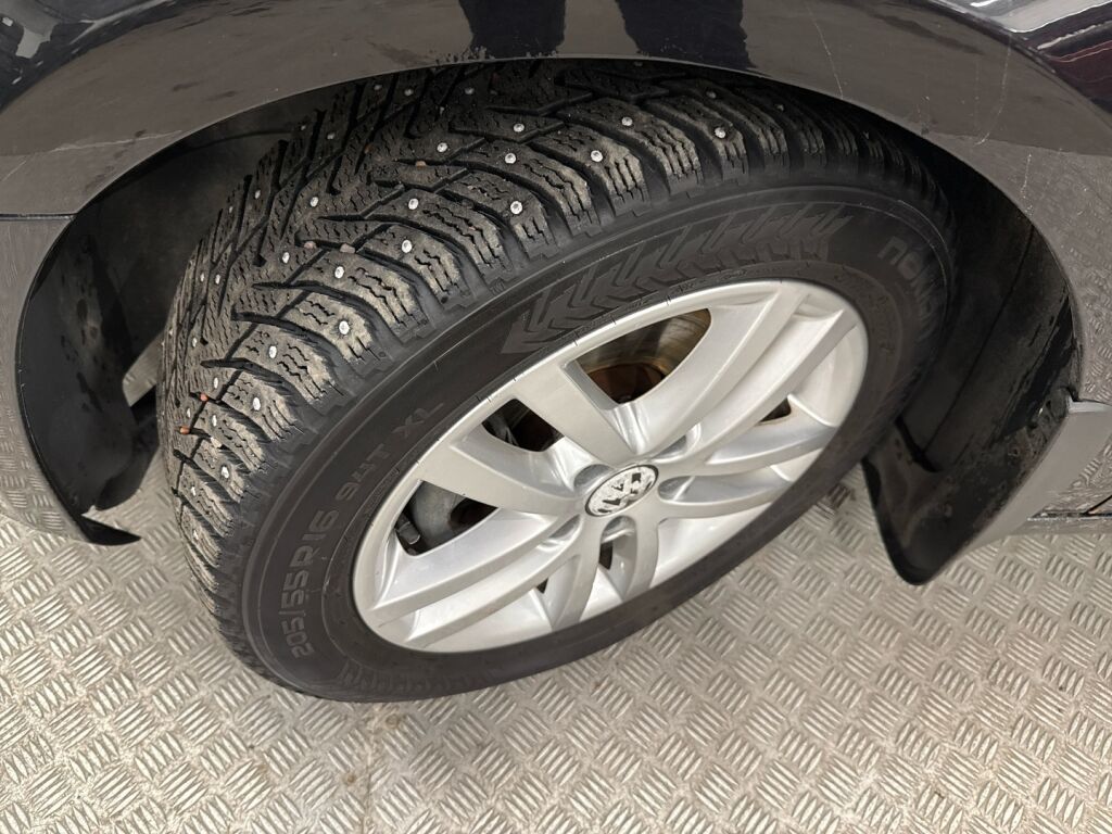 Volkswagen Golf 2011 Musta