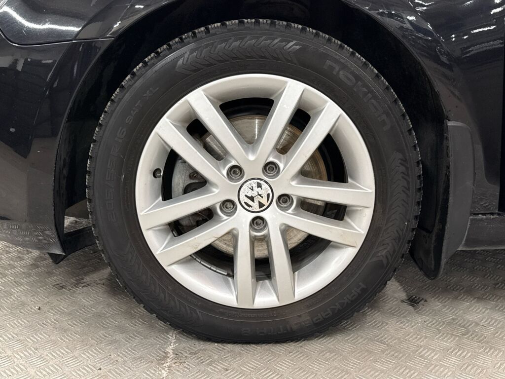 Volkswagen Golf 2011 Musta