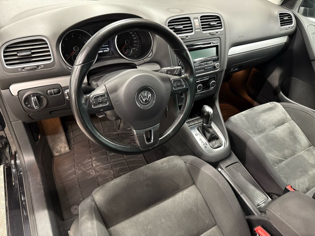 Volkswagen Golf 2011 Musta