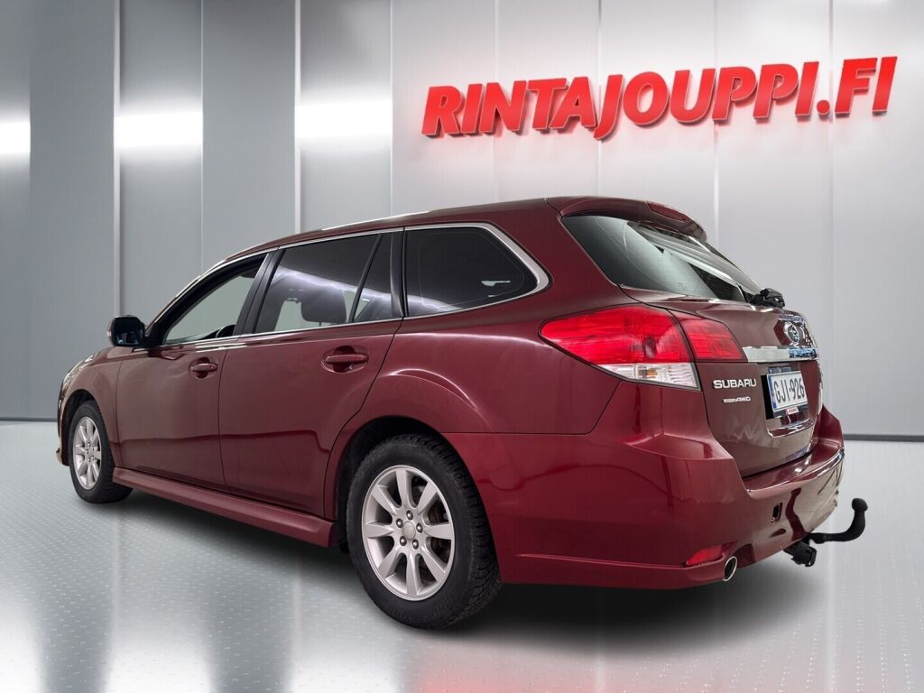 Subaru Legacy 2011 Punainen