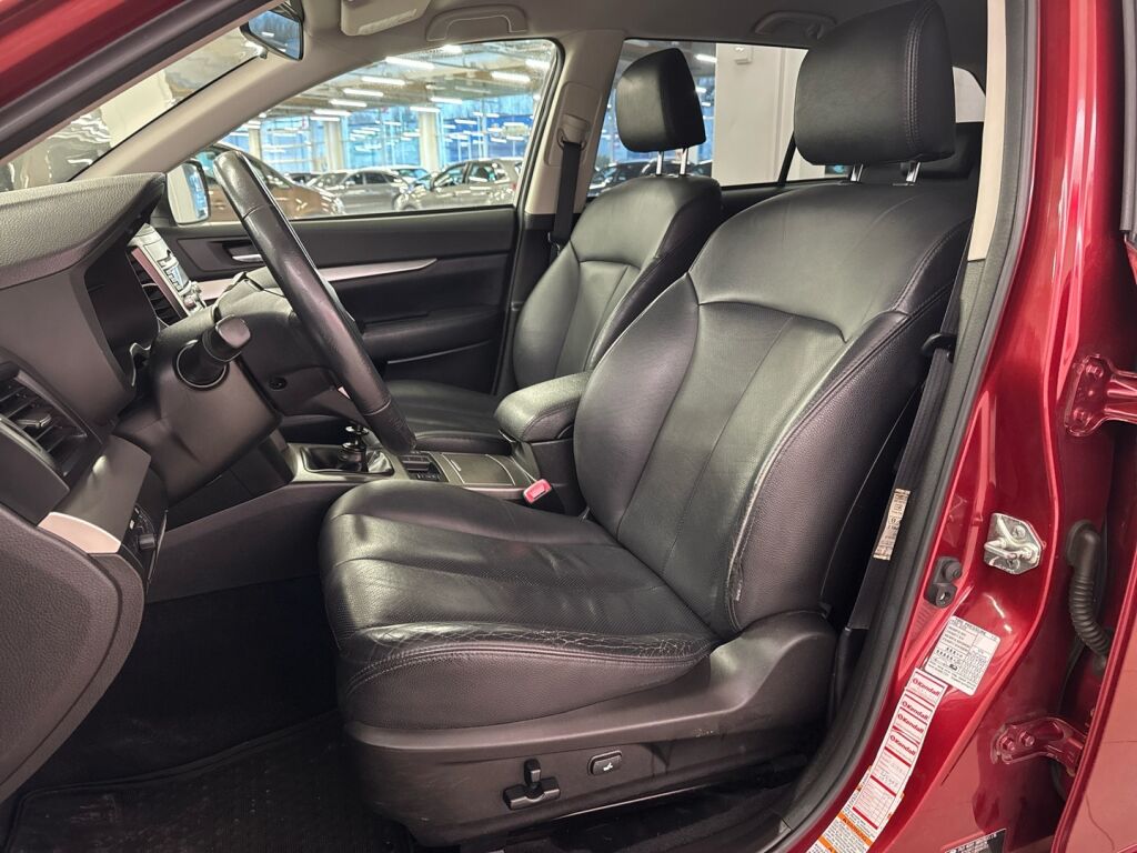 Subaru Legacy 2011 Punainen
