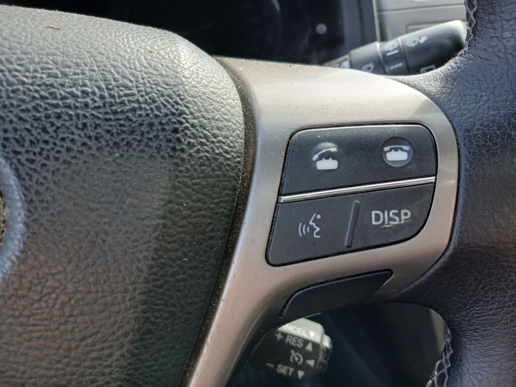 Toyota Avensis 2011 Hopea