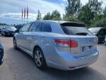 Toyota Avensis 2011 Hopea