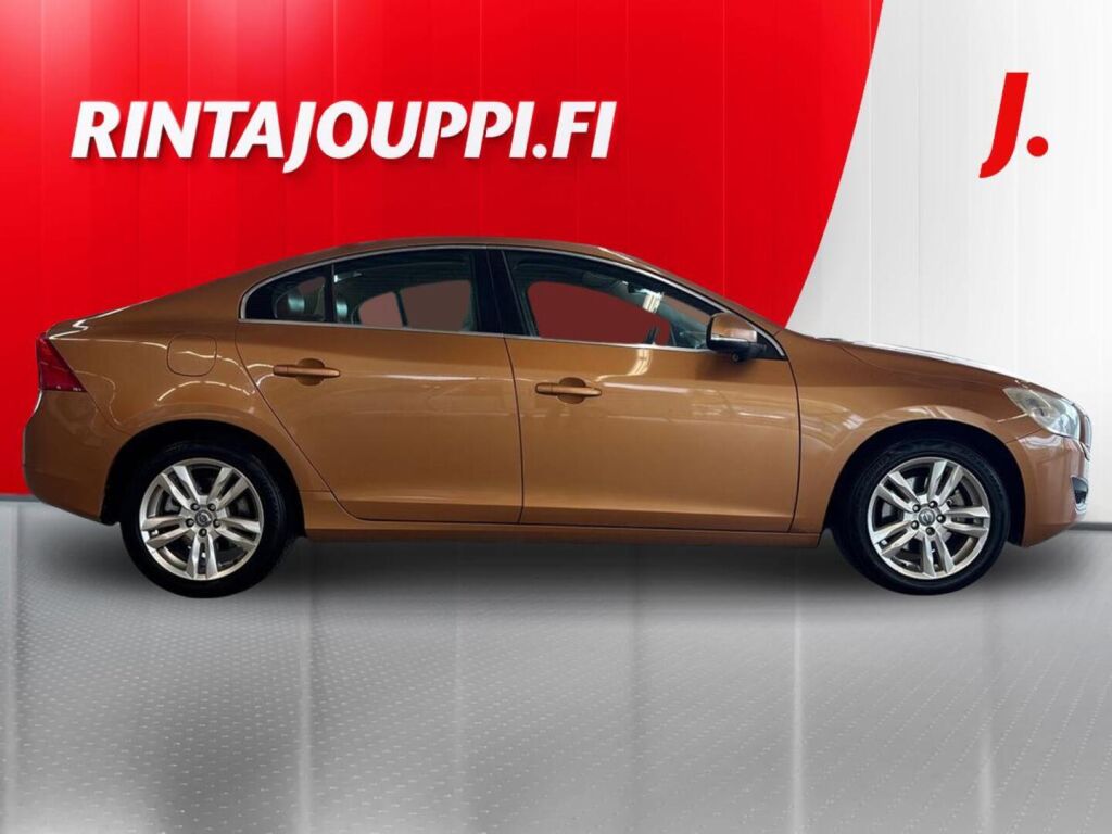 Volvo S60 2011 Oranssi