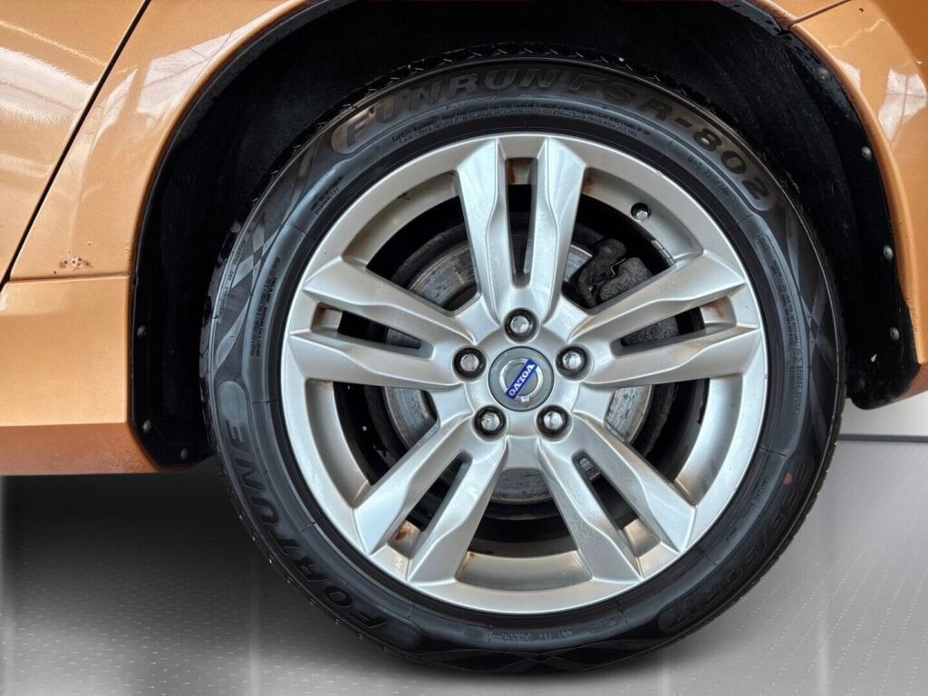 Volvo S60 2011 Oranssi