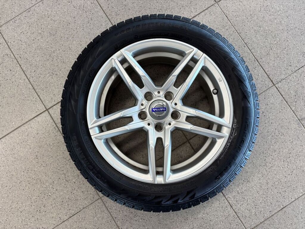 Volvo S60 2011 Oranssi