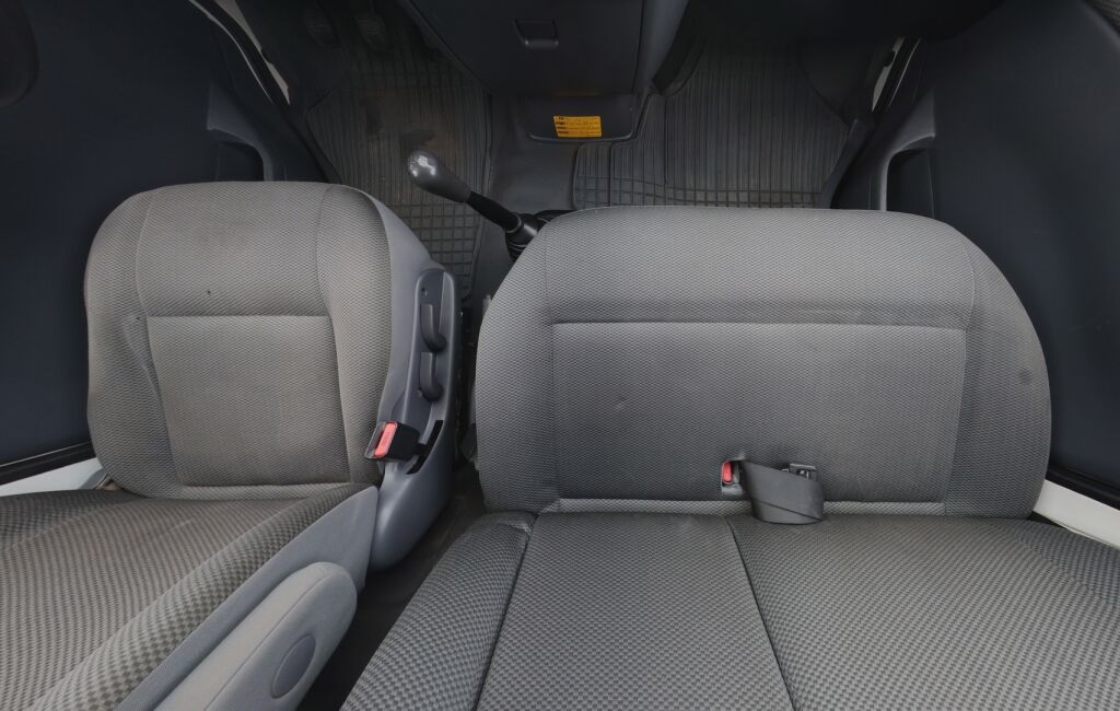 Toyota Hiace 2011 Valkoinen