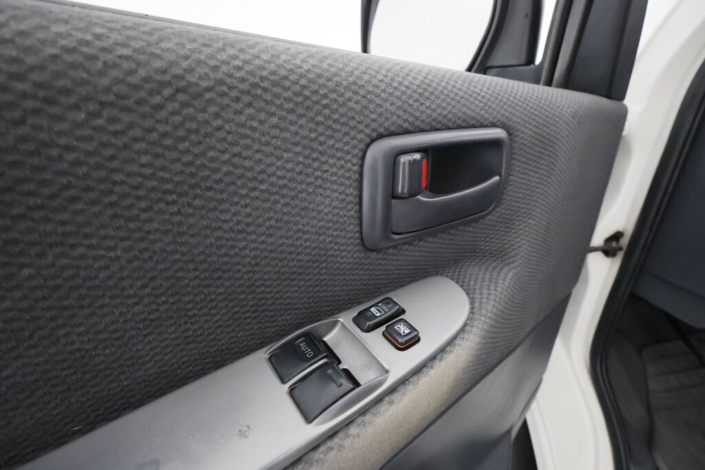 Toyota Hiace 2011 Valkoinen