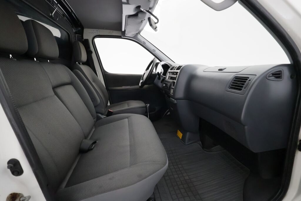 Toyota Hiace 2011 Valkoinen