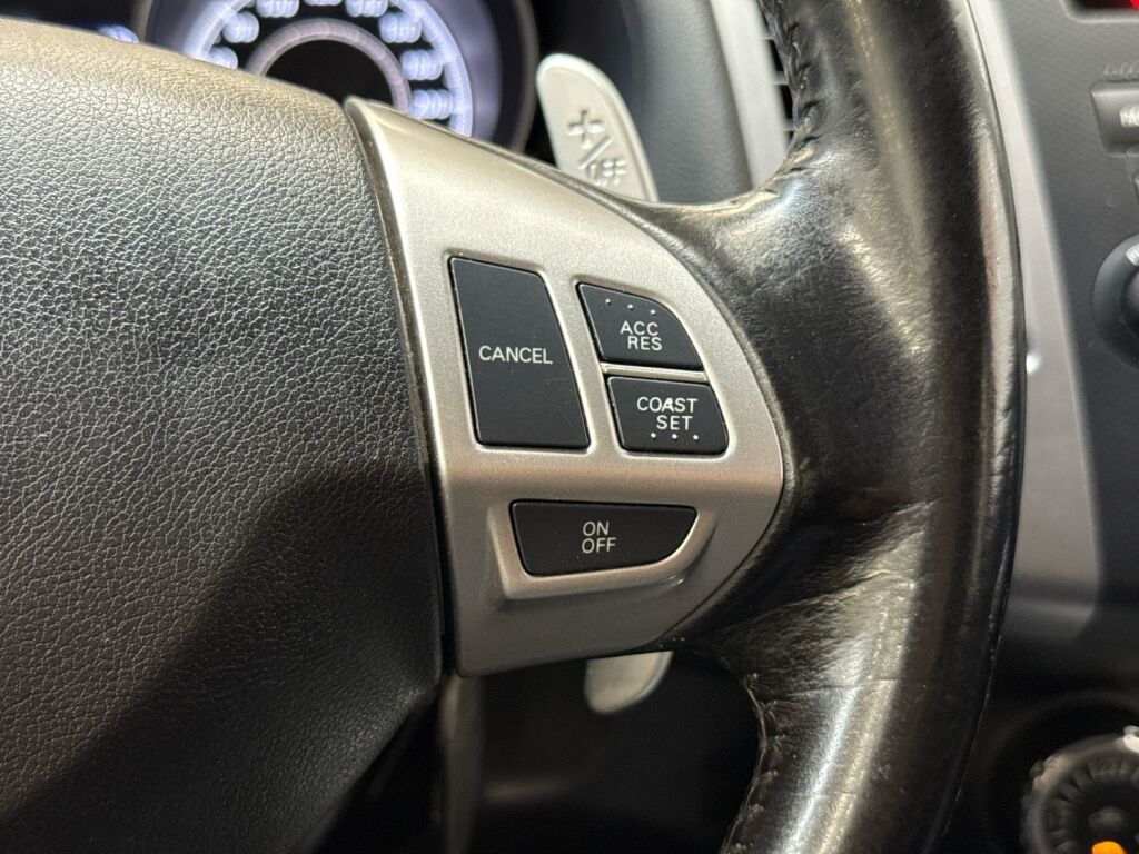 Mitsubishi Outlander 2011 Musta