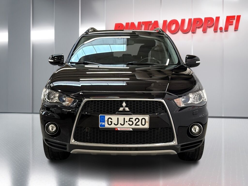Mitsubishi Outlander 2011 Musta