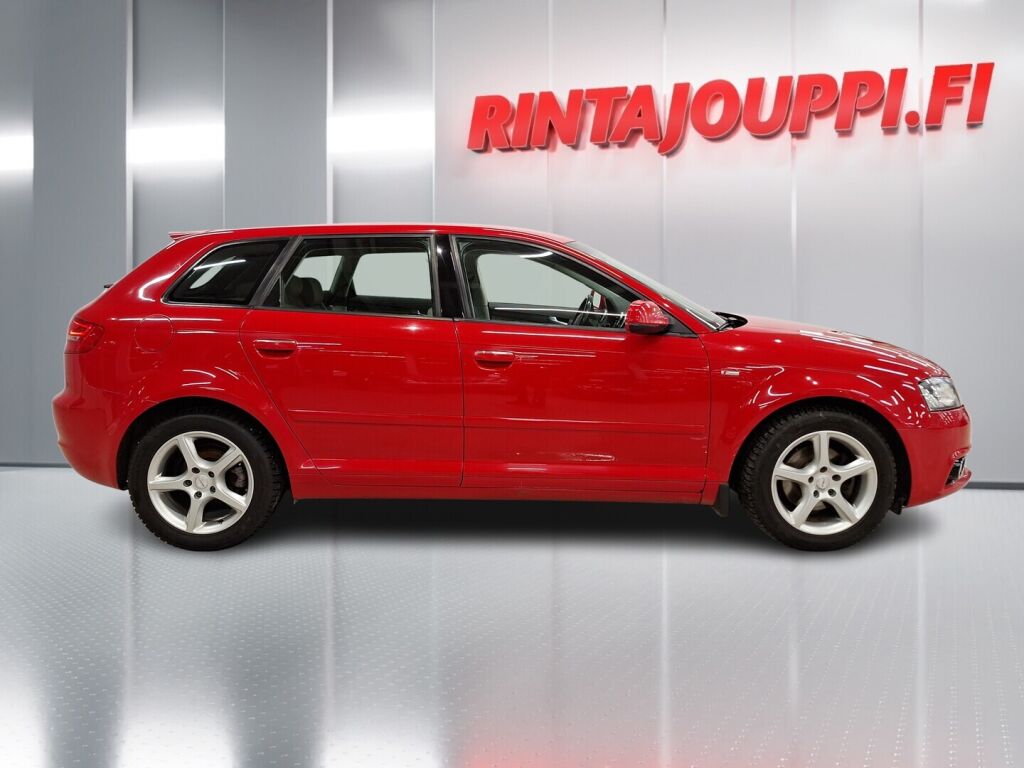 Audi A3 2010 Punainen