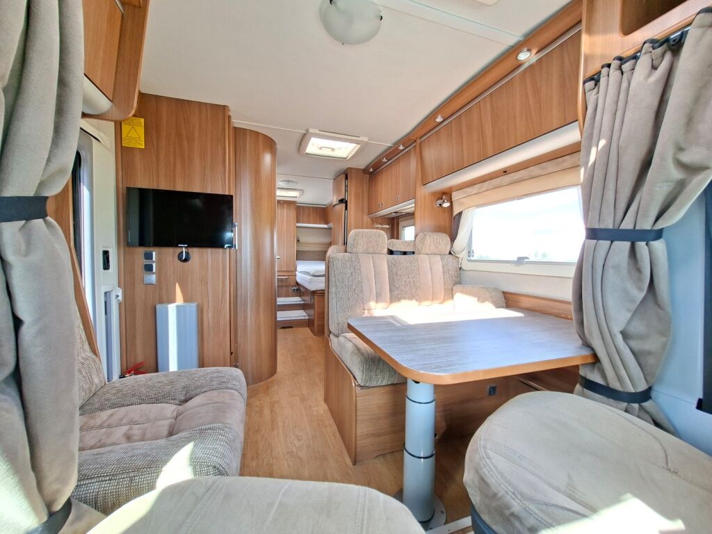 Kabe Travel Master 740 LB 2011 Valkoinen