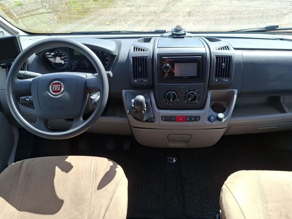 Kabe Travel Master 740 LB 2011 Valkoinen