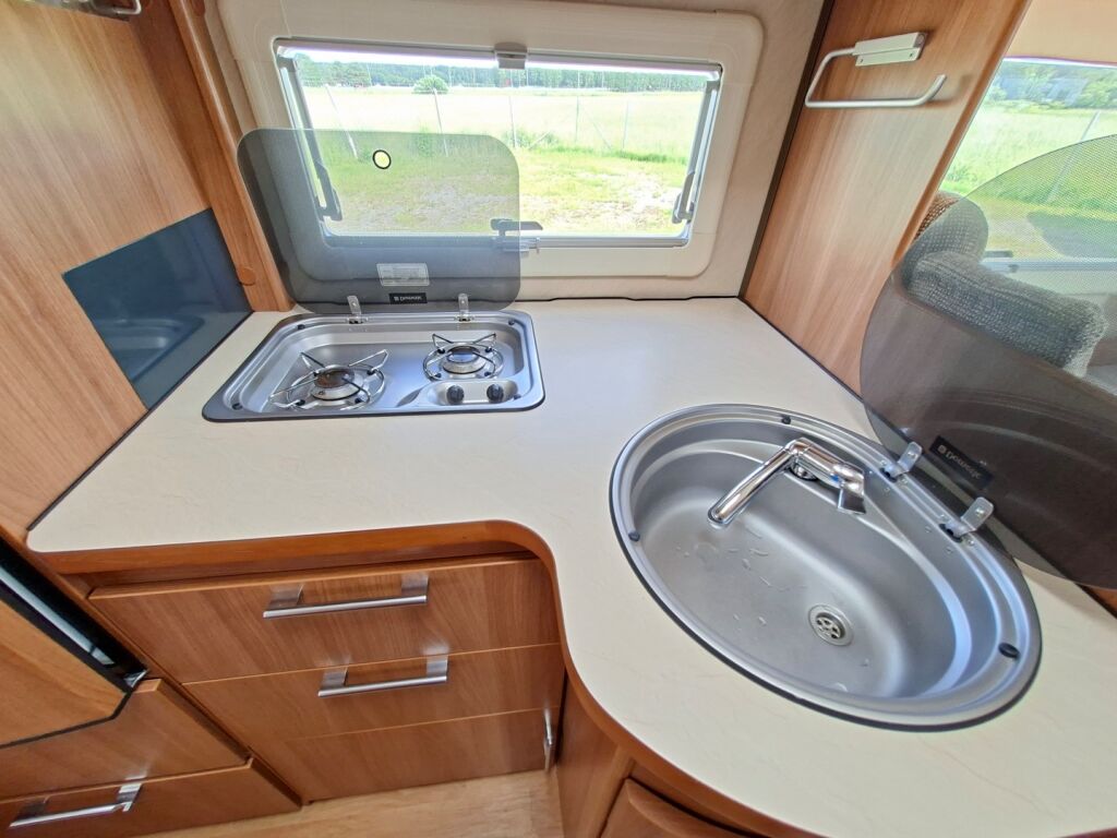 Kabe Travel Master 740 LB 2011 Valkoinen