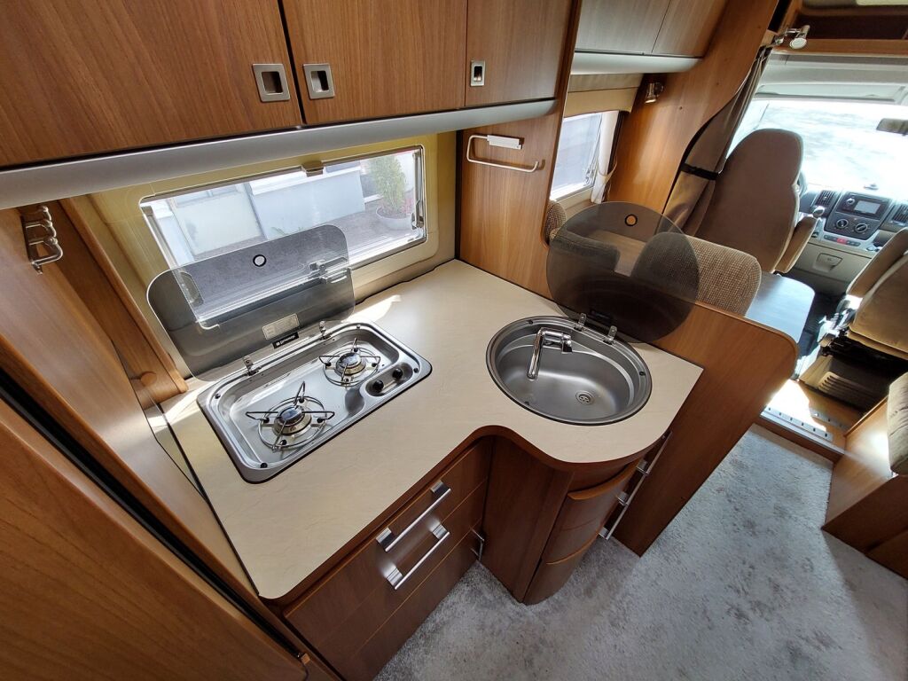 Kabe Travel Master 740 LB 2011 Valkoinen